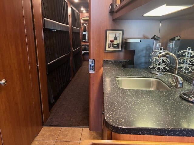 2005 Prevost XLII Entertainer Coach - Image 6