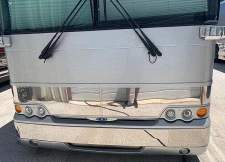 2003 Prevost XLII Entertainer Coach - Image 3