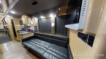 2003 Prevost XLII Entertainer Coach - Image 7
