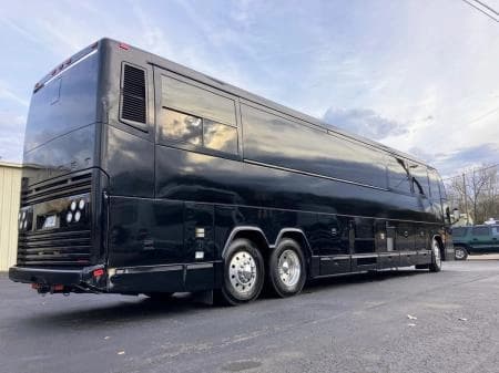 1999 Prevost H3-45 Entertainer Coach - Image 5