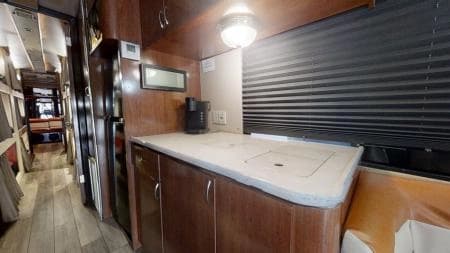 1999 Prevost H3-45 Entertainer Coach - Image 8