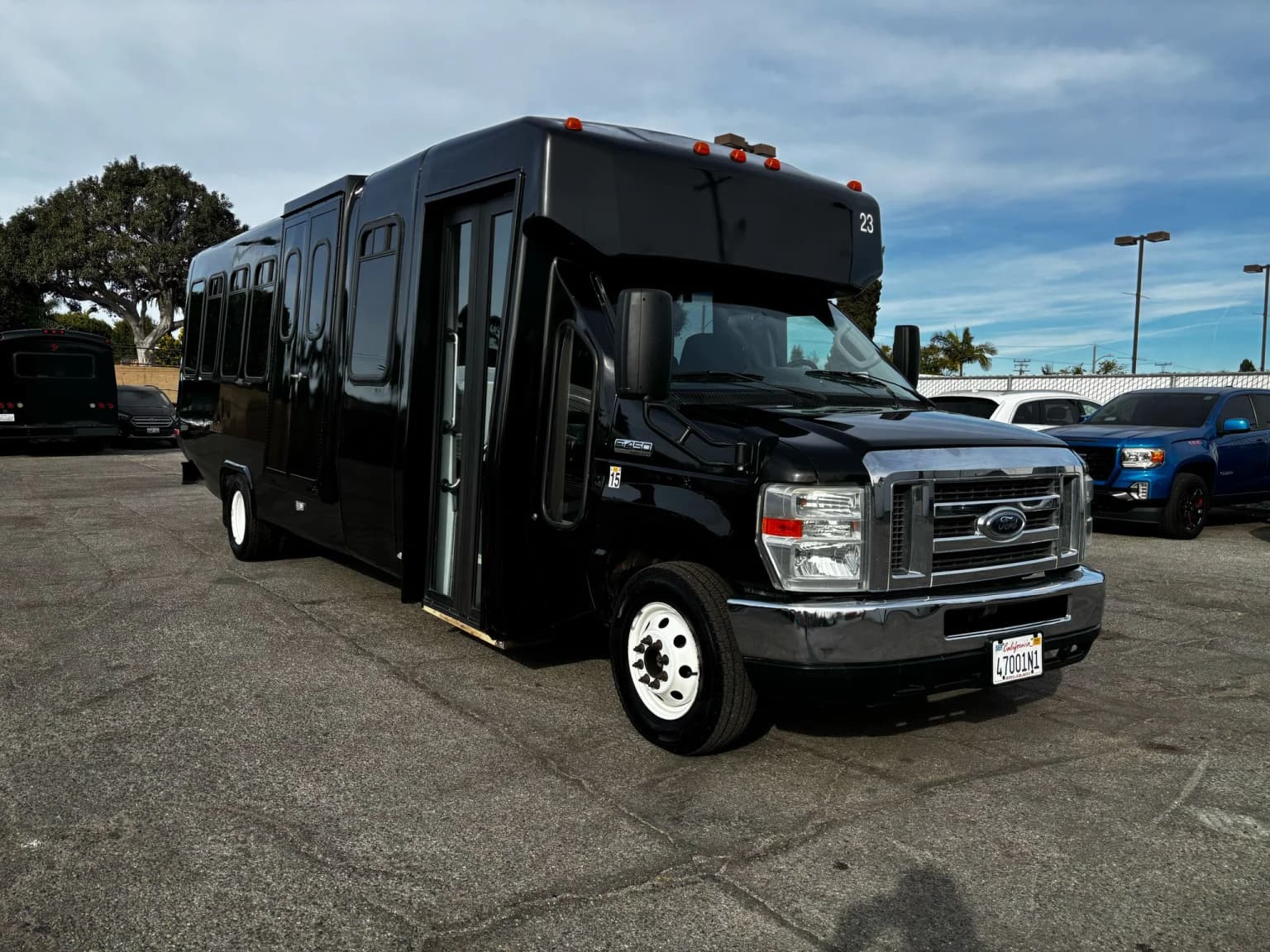 2013 Ford E450 Shuttle bus - Image 11