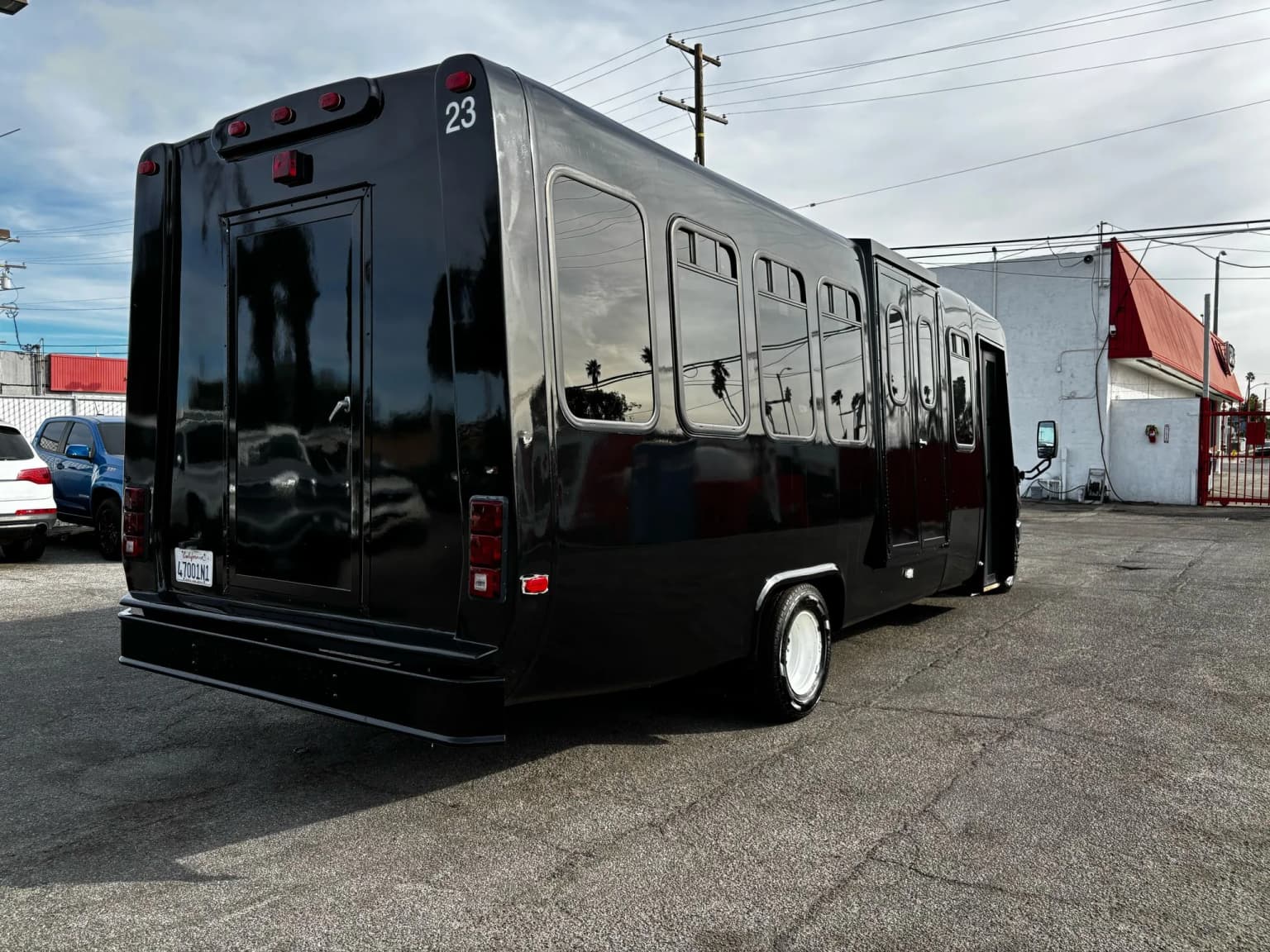 2013 Ford E450 Shuttle bus - Image 6