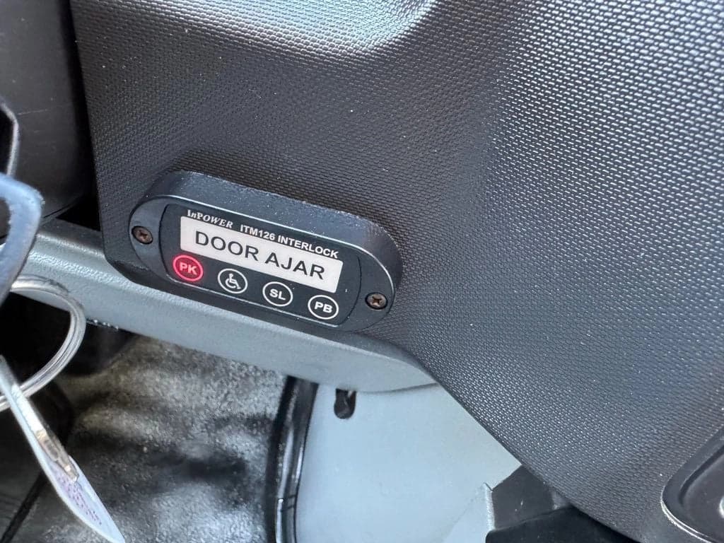 2015 Ford E-350 Shuttle Bus - Image 36