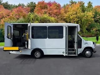 2015 Ford E-350 bus