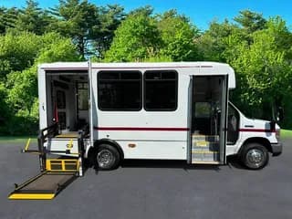 2017 Ford E-450 bus