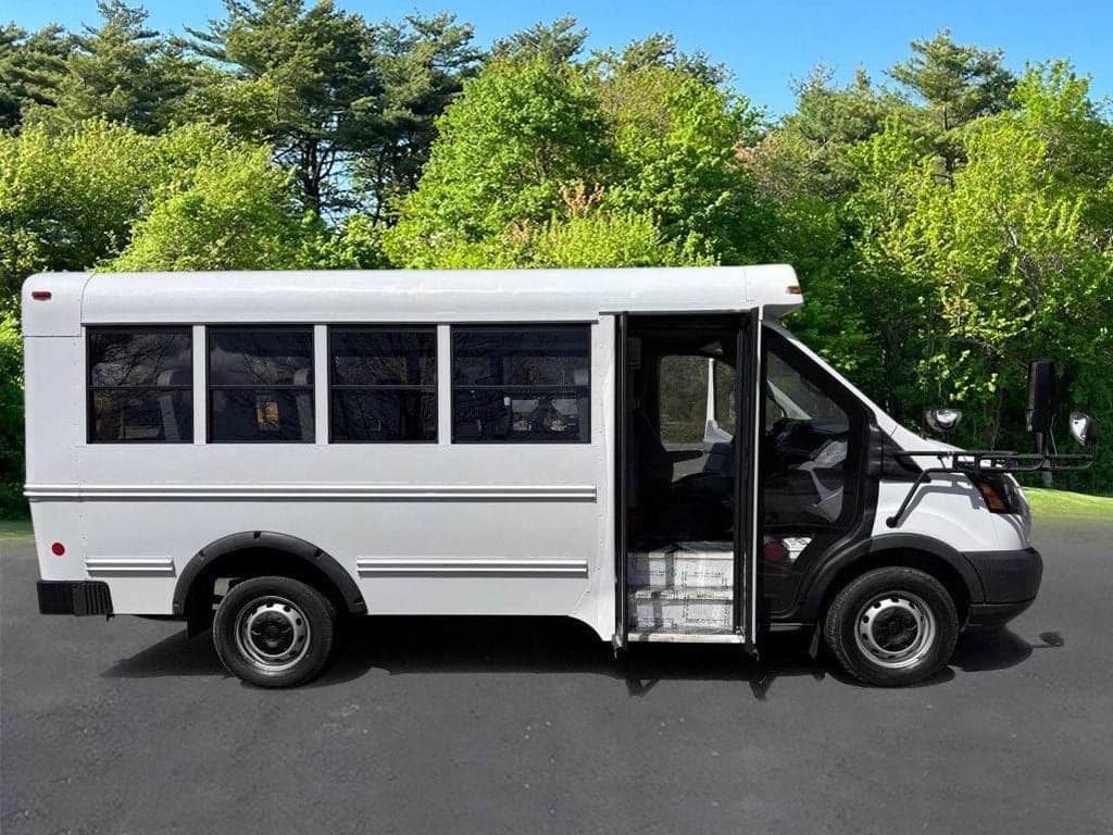 2016 Ford Transit T-250 Shuttle Bus - Image 11