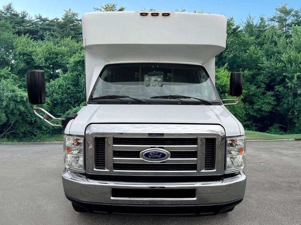 2014 Ford E-450 Shuttle Bus - Image 2