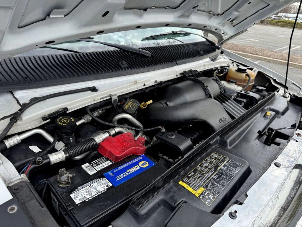 2014 Ford E-450 Shuttle Bus - Image 16
