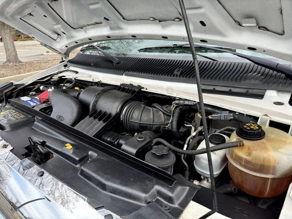 2014 Ford E-450 Shuttle Bus - Image 17