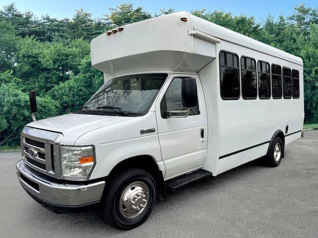 2014 Ford E-450 Shuttle Bus - Image 1