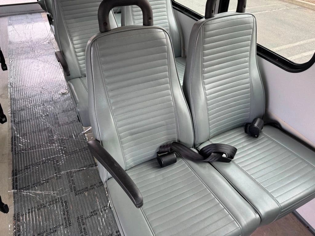 2014 Ford E-450 Shuttle Bus - Image 25