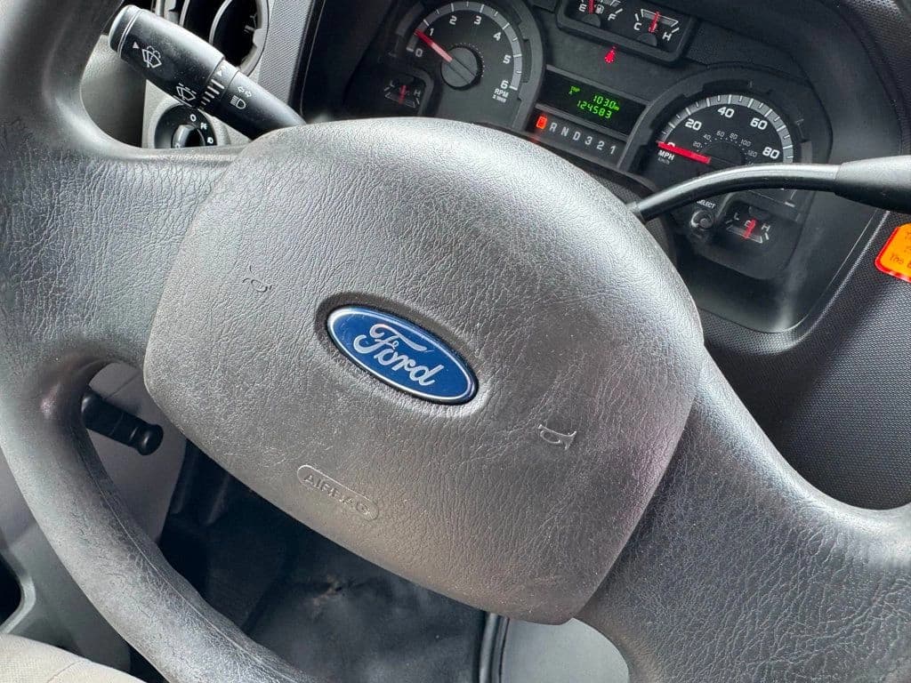 2014 Ford E-450 Shuttle Bus - Image 28