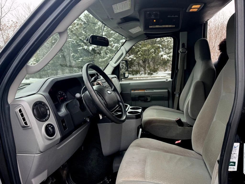 2013 Ford E-350 TurtleTop VanTerra Shuttle Bus - Image 18