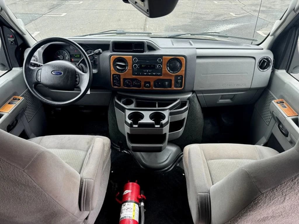 2013 Ford E-350 TurtleTop VanTerra Shuttle Bus - Image 21