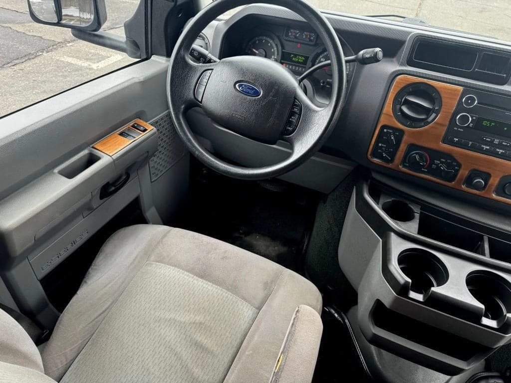 2013 Ford E-350 TurtleTop VanTerra Shuttle Bus - Image 22