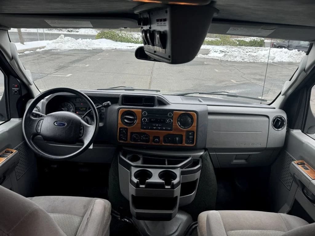 2013 Ford E-350 TurtleTop VanTerra Shuttle Bus - Image 23