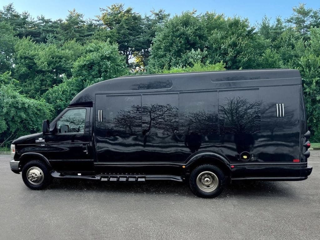 2013 Ford E-350 TurtleTop VanTerra Shuttle Bus - Image 3