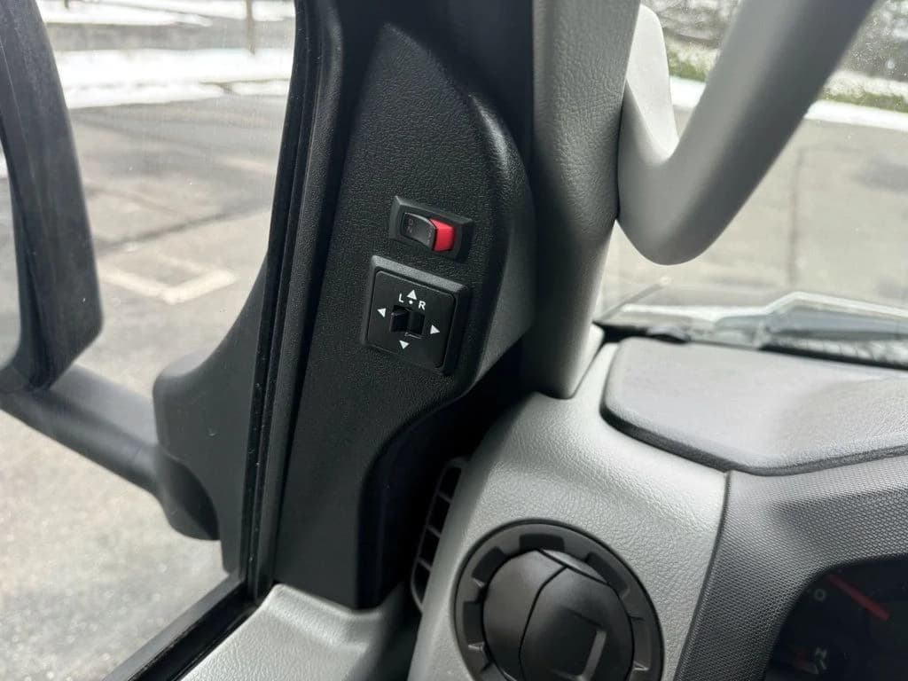 2013 Ford E-350 TurtleTop VanTerra Shuttle Bus - Image 34