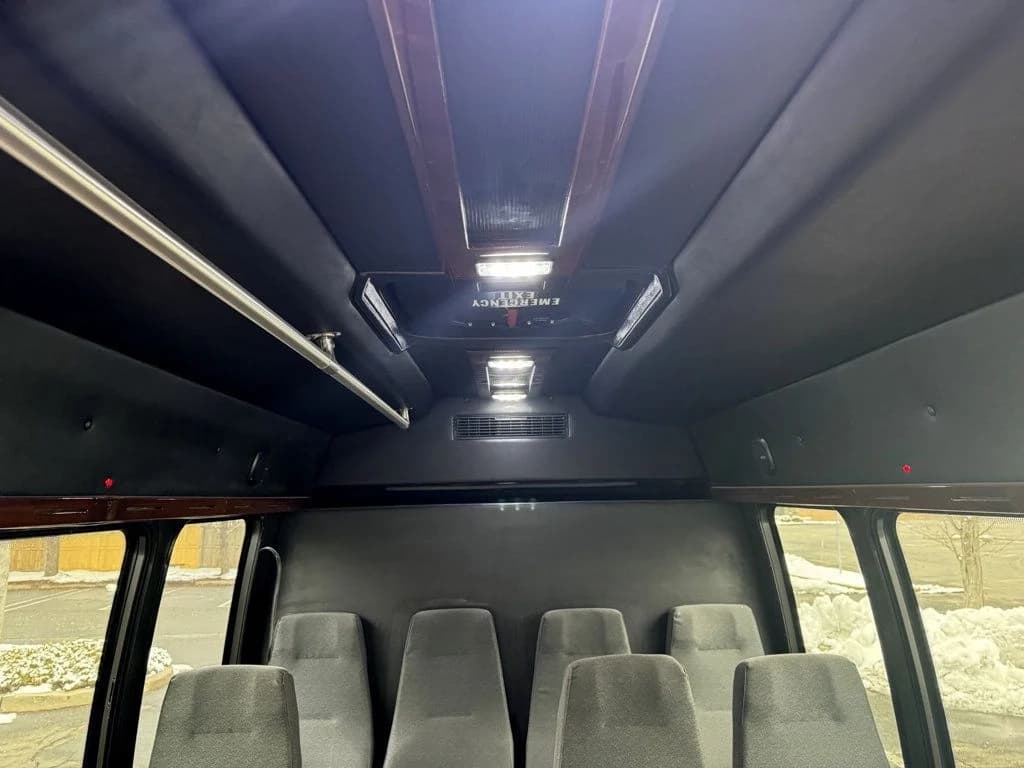 2013 Ford E-350 TurtleTop VanTerra Shuttle Bus - Image 39