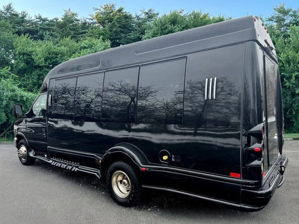 2013 Ford E-350 TurtleTop VanTerra Shuttle Bus - Image 4