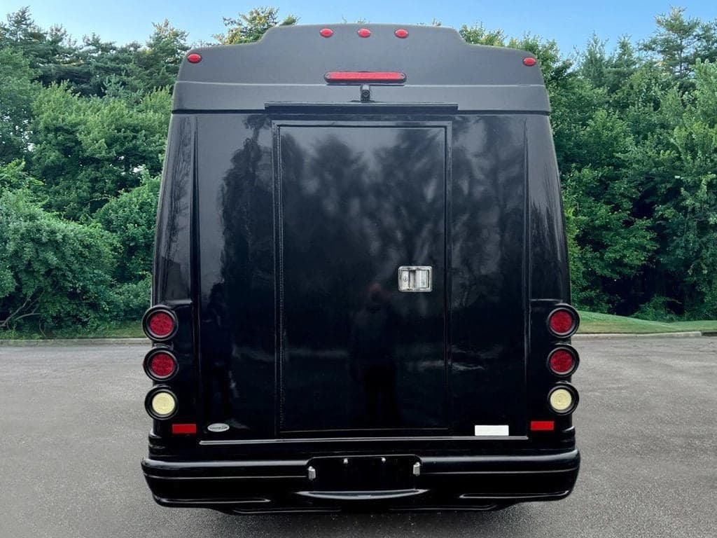 2013 Ford E-350 TurtleTop VanTerra Shuttle Bus - Image 8