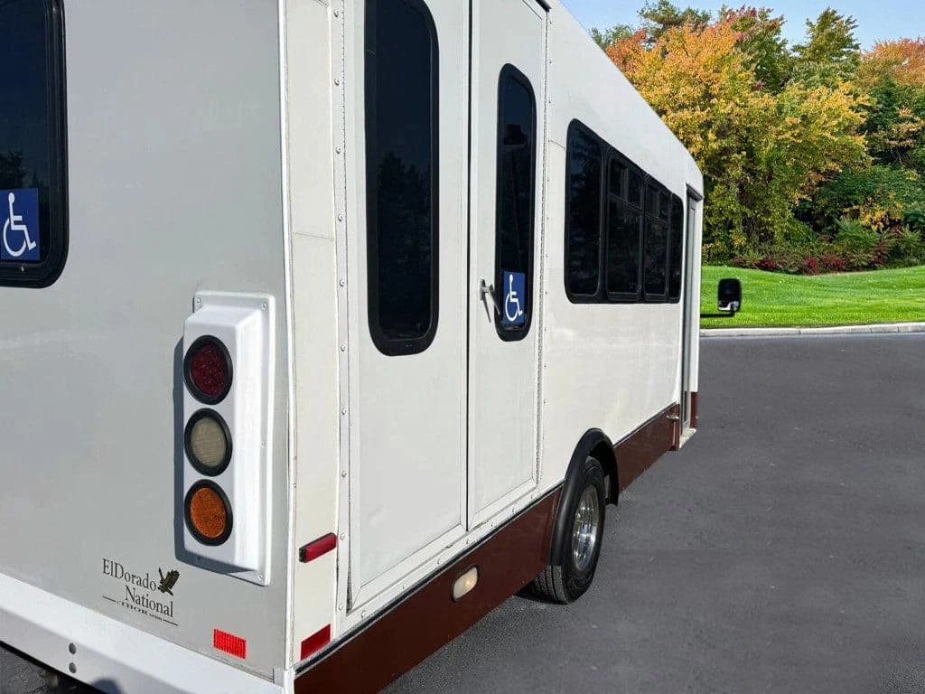 2011 Ford E-450 ElDorado Shuttle Bus - Image 10