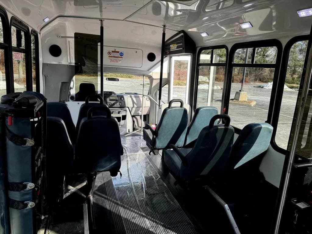2016 Ford E-350 ElDorado Shuttle Bus - Image 27