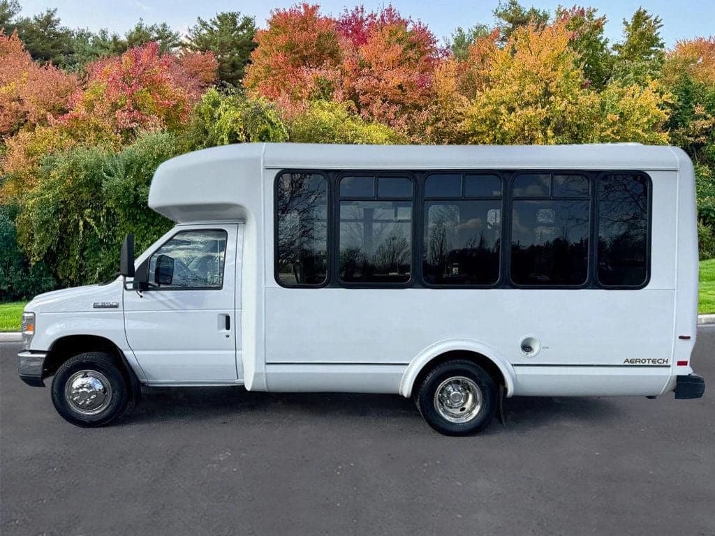 2016 Ford E-350 ElDorado Shuttle Bus - Image 4