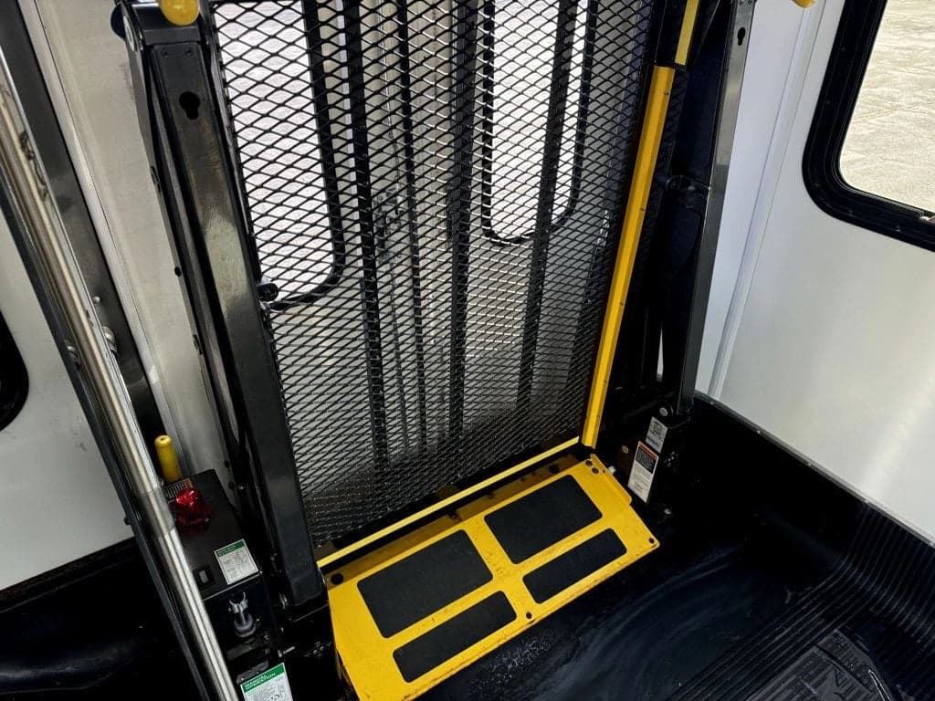 2016 Ford E-350 ElDorado Shuttle Bus - Image 39