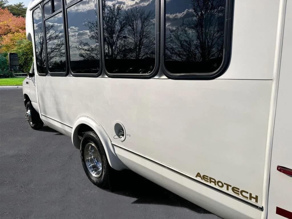 2016 Ford E-350 ElDorado Shuttle Bus - Image 6