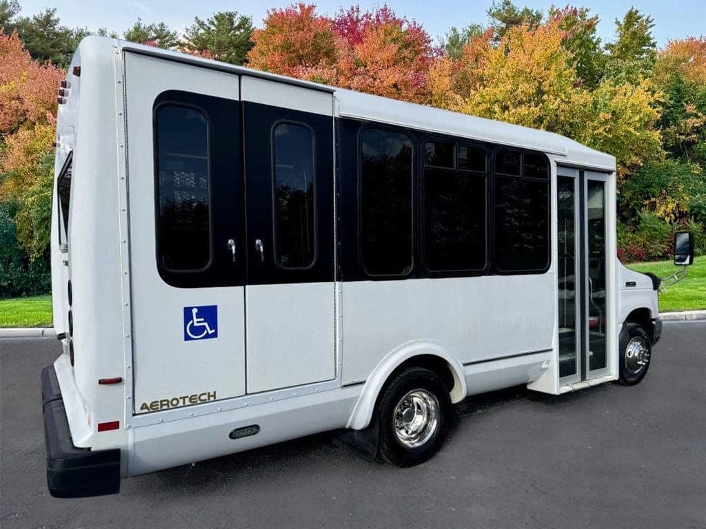 2016 Ford E-350 ElDorado Shuttle Bus - Image 9