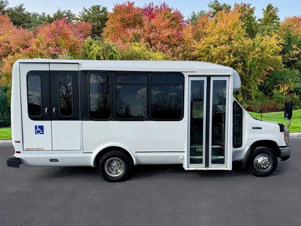 2016 Ford E-350 ElDorado Shuttle Bus - Image 3