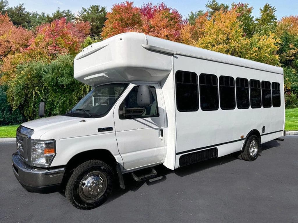 2015 Ford E-450 Shuttle Bus - Image 1
