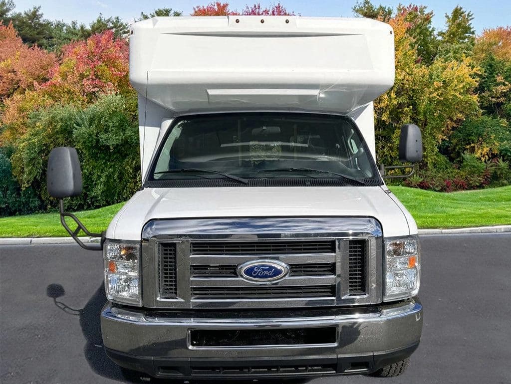 2015 Ford E-450 Shuttle Bus - Image 2