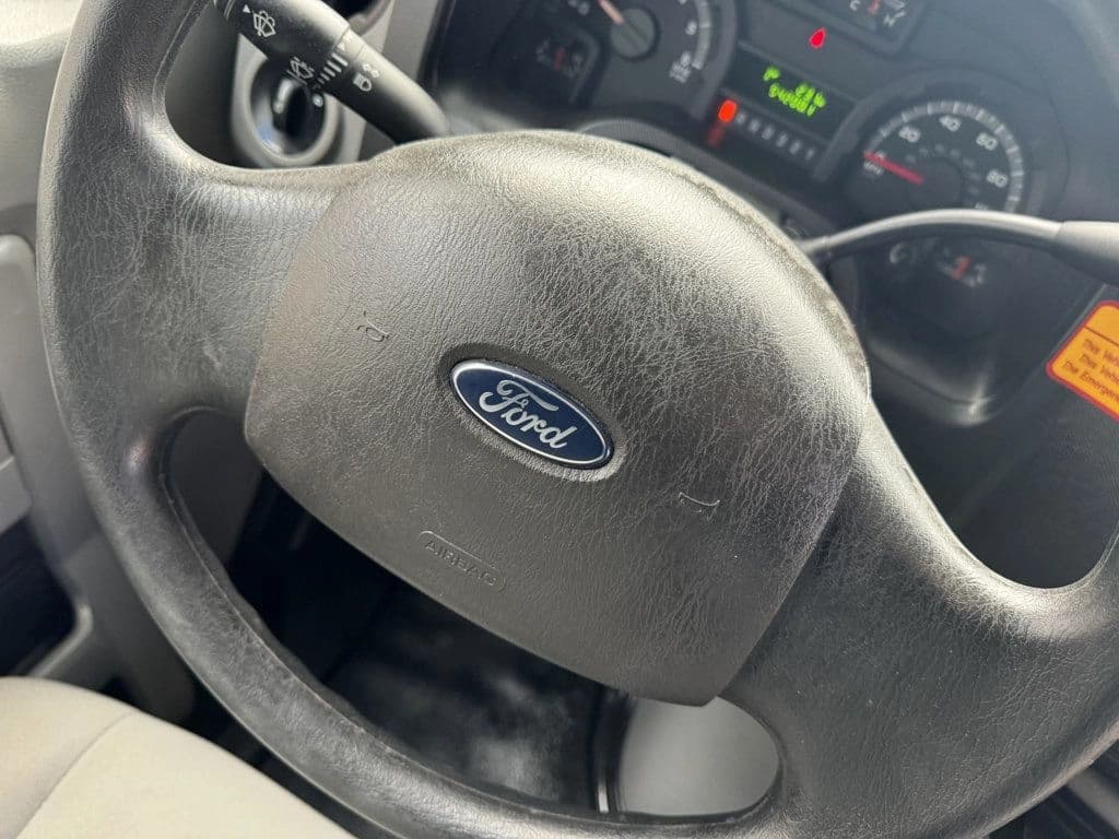 2015 Ford E-450 Shuttle Bus - Image 27