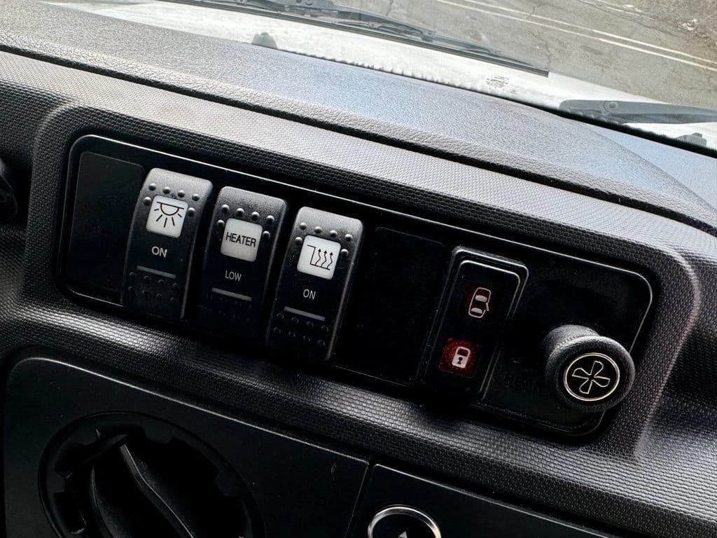 2015 Ford E-450 Shuttle Bus - Image 30