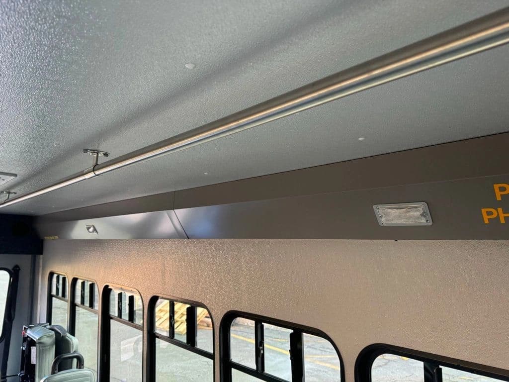 2015 Ford E-450 Shuttle Bus - Image 33