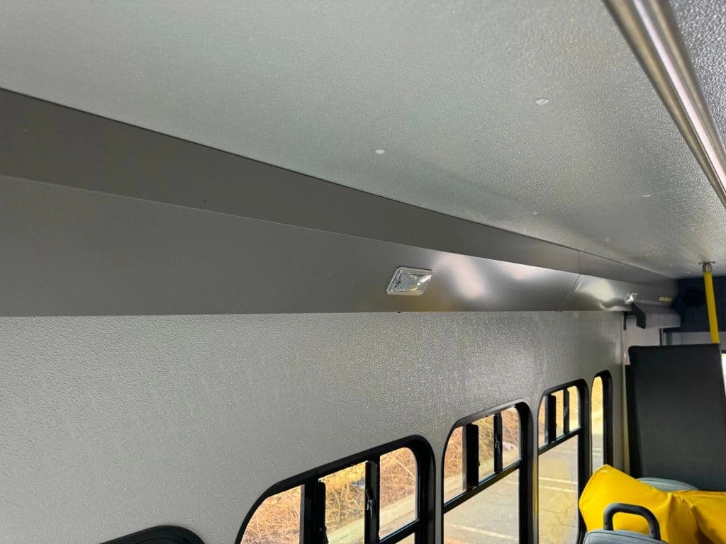 2015 Ford E-450 Shuttle Bus - Image 35