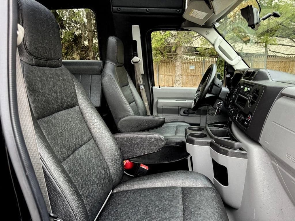 2021 Ford E-350 TurtleTop VanTerra  - Image 16