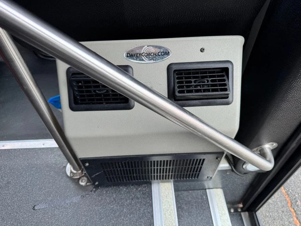 2021 Ford E-350 TurtleTop VanTerra  - Image 27