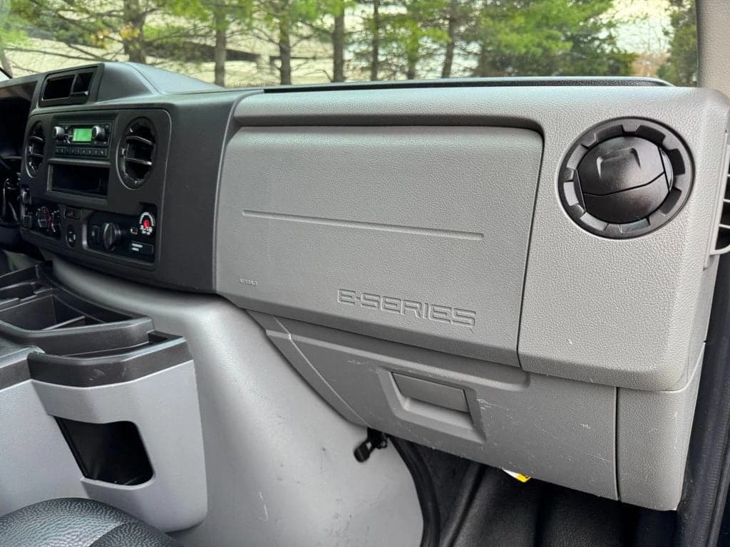 2021 Ford E-350 TurtleTop VanTerra  - Image 28
