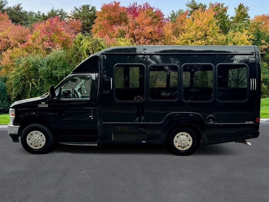 2021 Ford E-350 TurtleTop VanTerra  - Image 4
