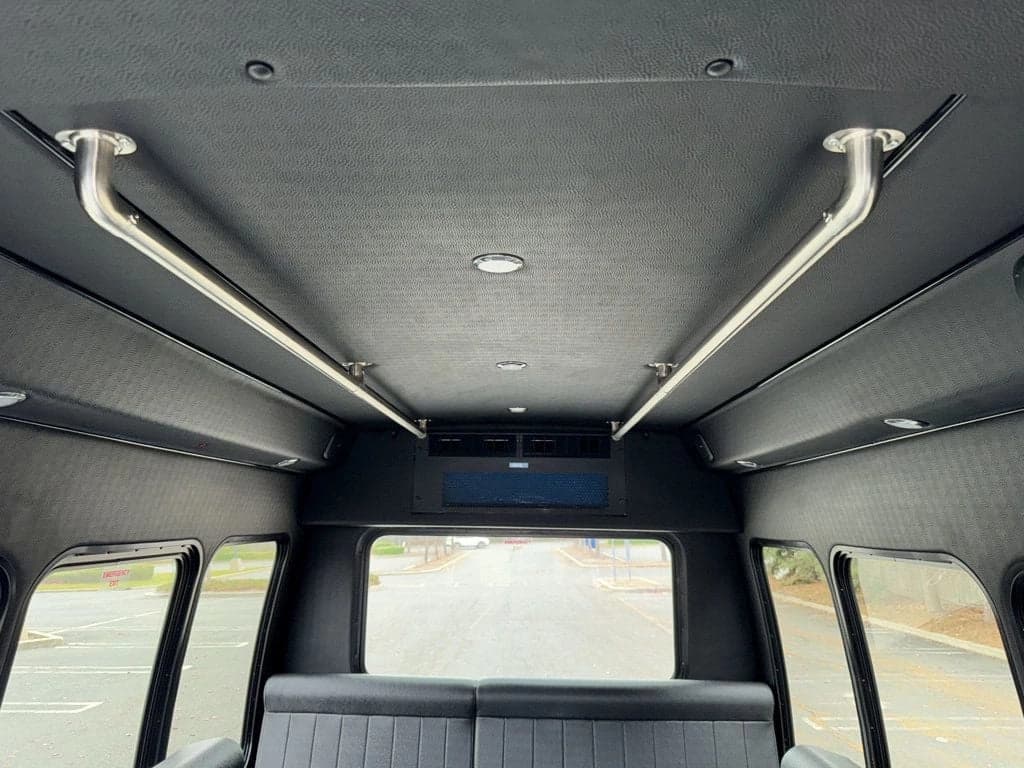 2021 Ford E-350 TurtleTop VanTerra  - Image 33