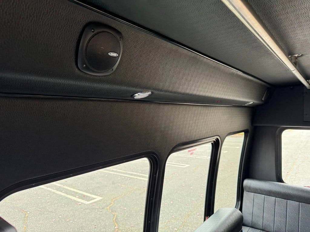 2021 Ford E-350 TurtleTop VanTerra  - Image 36