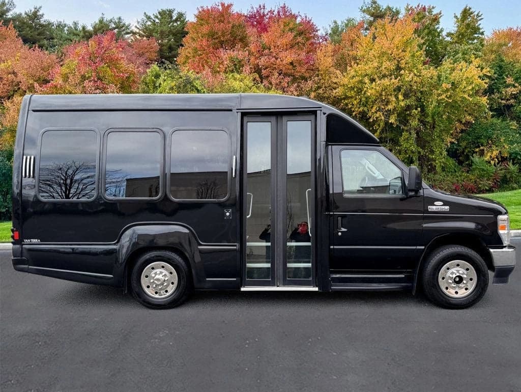 2021 Ford E-350 TurtleTop VanTerra  - Image 8