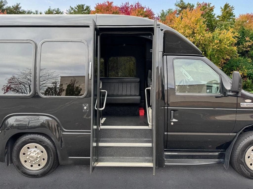 2021 Ford E-350 TurtleTop VanTerra  - Image 3