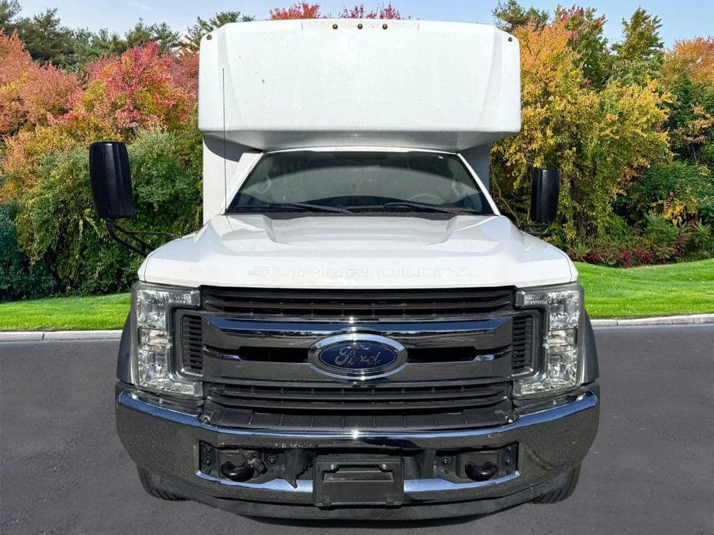 2017 Ford F-550 Wheelchair Shuttle Bus - Image 15