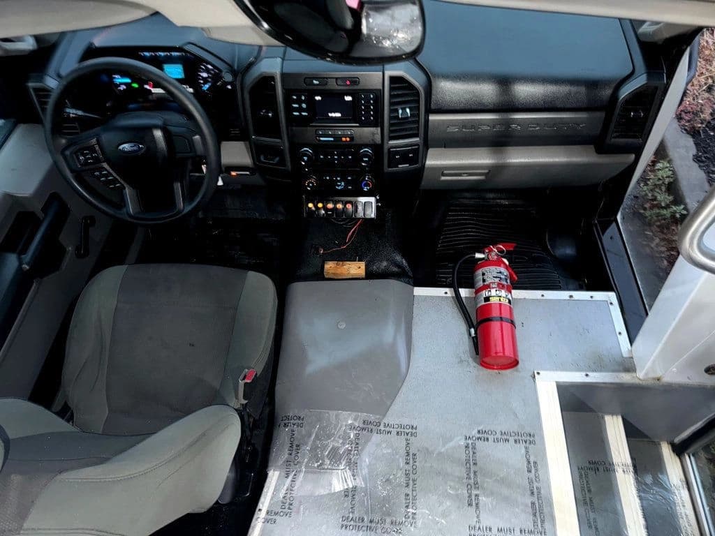 2017 Ford F-550 Wheelchair Shuttle Bus - Image 20