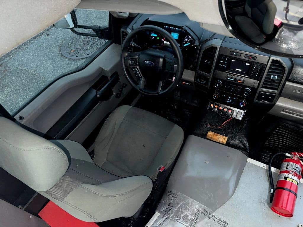 2017 Ford F-550 Wheelchair Shuttle Bus - Image 21